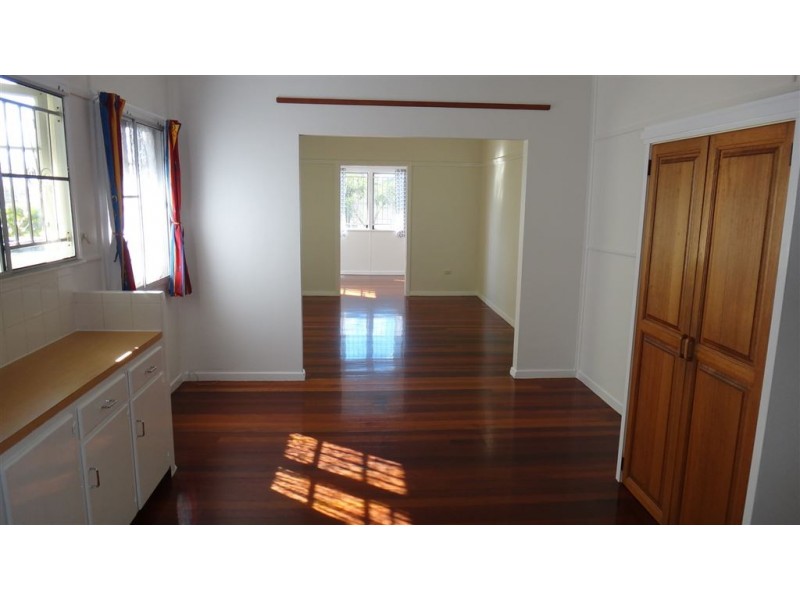 46 Hilltop Av, Chermside QLD 4032
