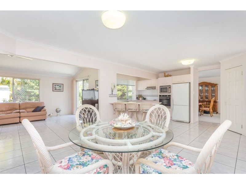 1 Lorenc, Bridgeman Downs QLD 4035