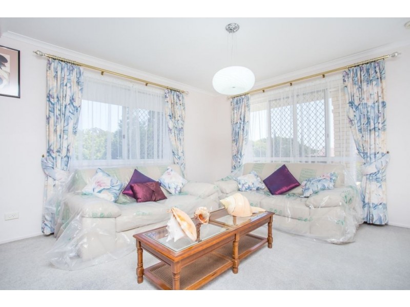 1 Lorenc, Bridgeman Downs QLD 4035