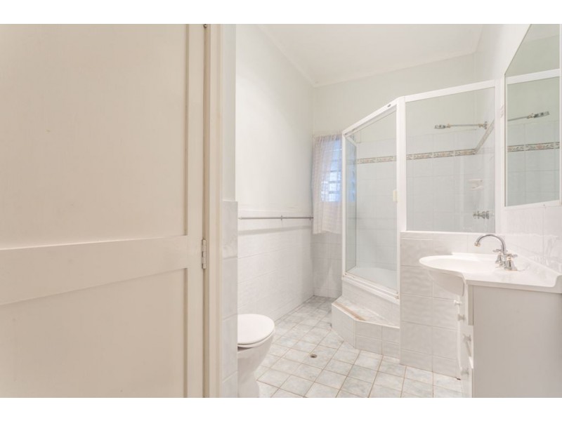 6 Knutsford Street, Chermside West QLD 4032