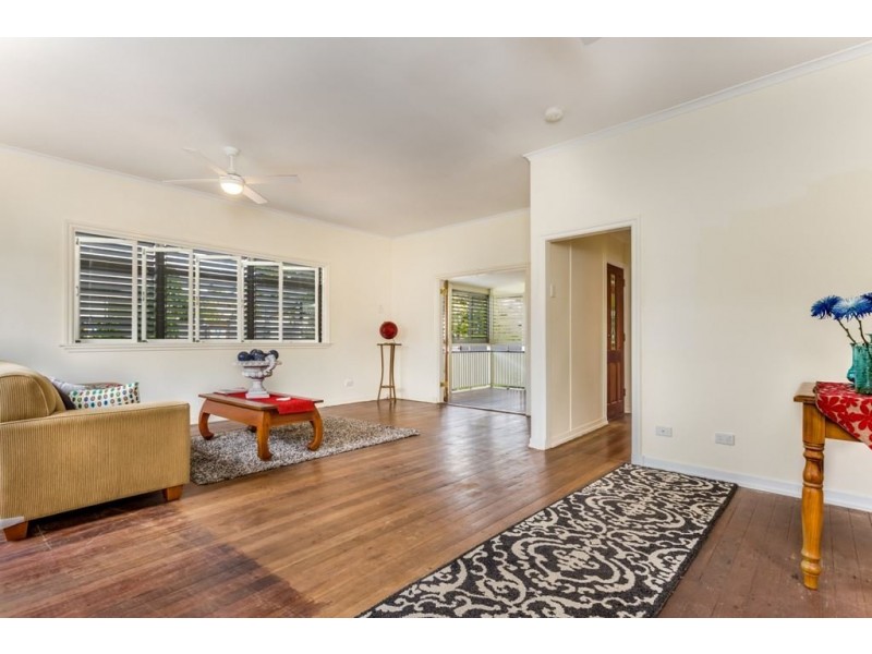 6 Knutsford Street, Chermside West QLD 4032