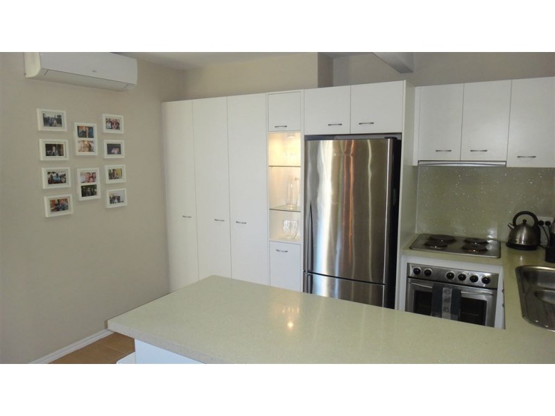 4/5 Curwen Tce, Chermside QLD 4032