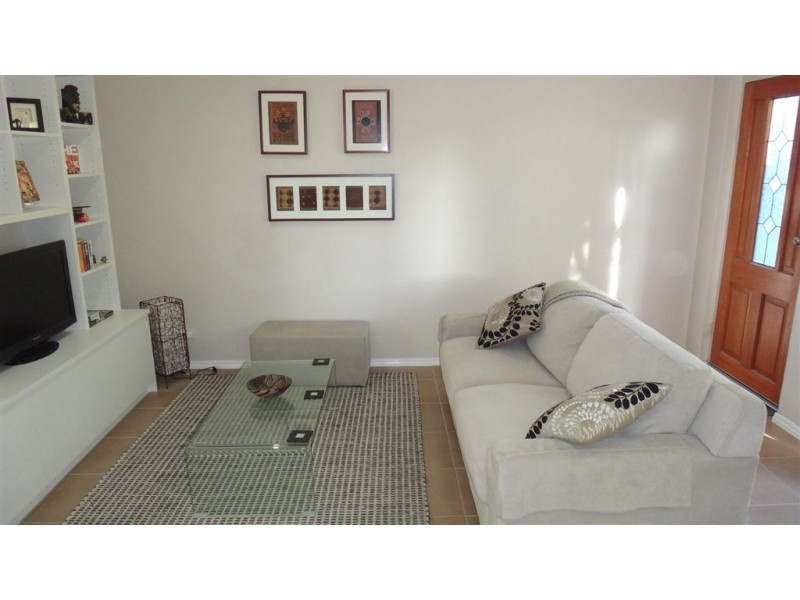 4/5 Curwen Tce, Chermside QLD 4032