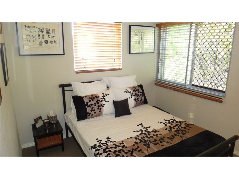 4/5 Curwen Tce, Chermside QLD 4032