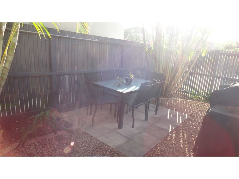 4/5 Curwen Tce, Chermside QLD 4032