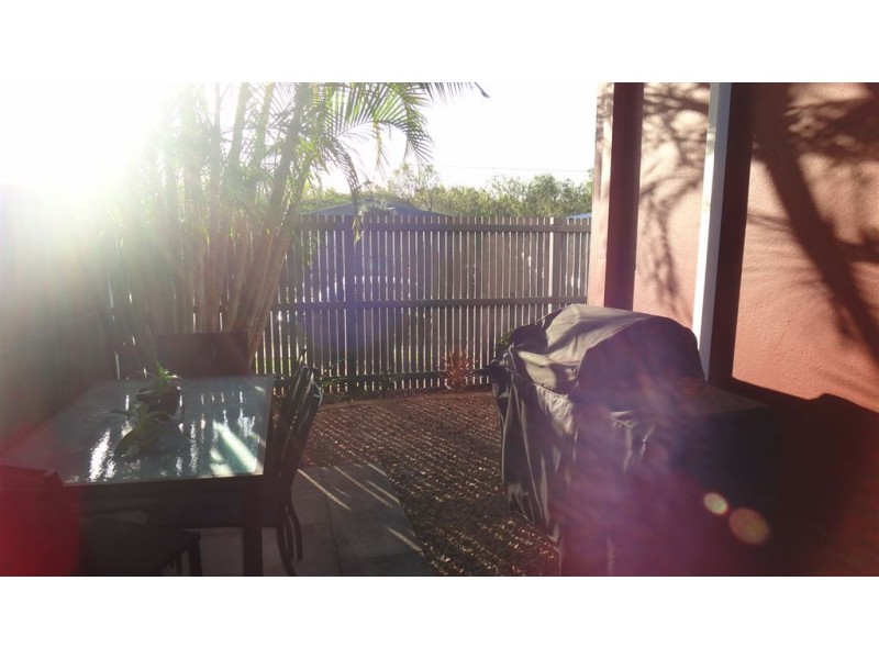 4/5 Curwen Tce, Chermside QLD 4032