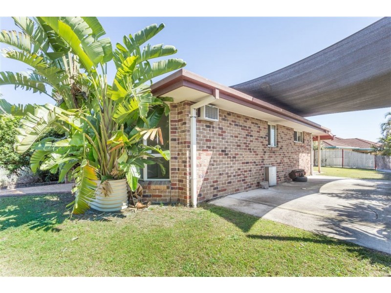 15 lynford Place, Bridgeman Downs QLD 4035