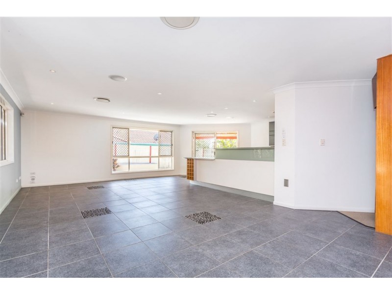 15 lynford Place, Bridgeman Downs QLD 4035