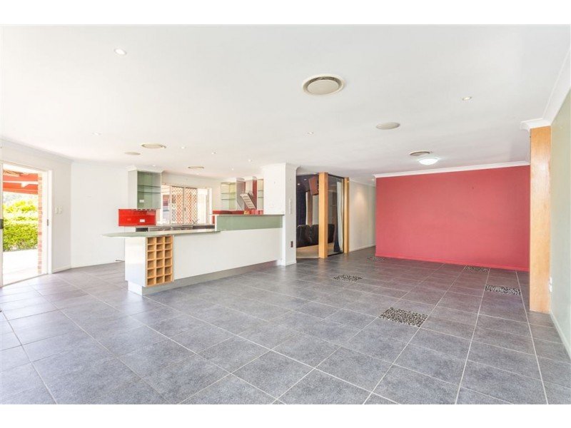 15 lynford Place, Bridgeman Downs QLD 4035