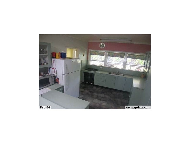 11 Curwen Tce, Chermside QLD 4032