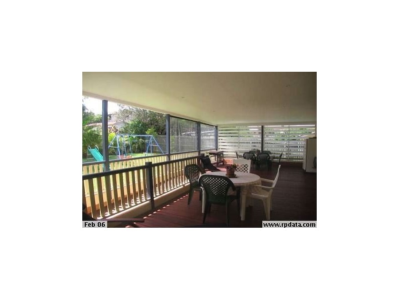 11 Curwen Tce, Chermside QLD 4032