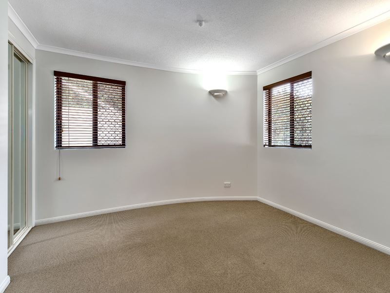 2/523 Coronation Drive, Toowong QLD 4066