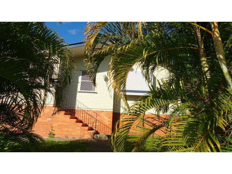 11 Curwen Tce, Chermside QLD 4032