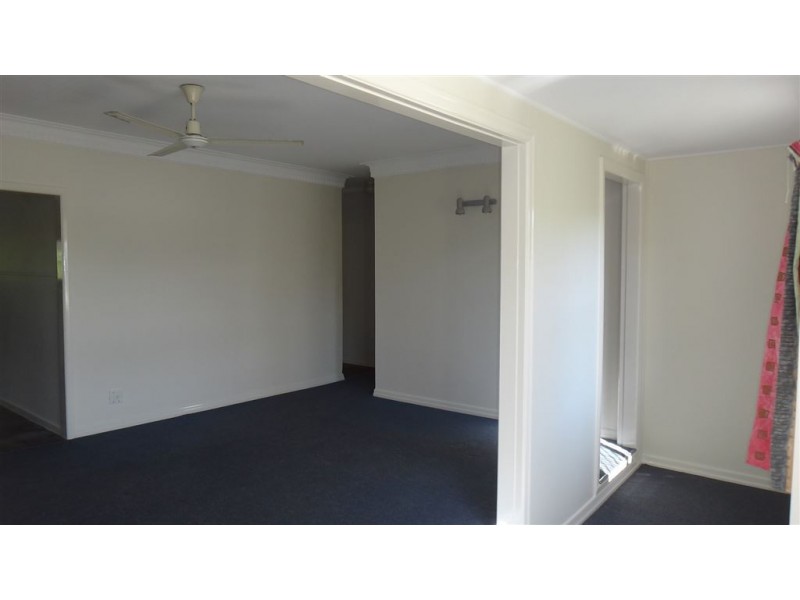 11 Curwen Tce, Chermside QLD 4032