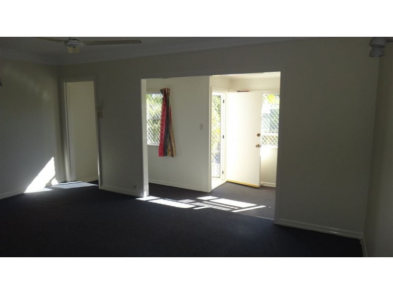 11 Curwen Tce, Chermside QLD 4032