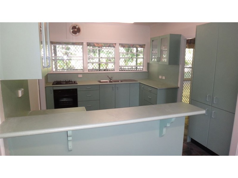 11 Curwen Tce, Chermside QLD 4032