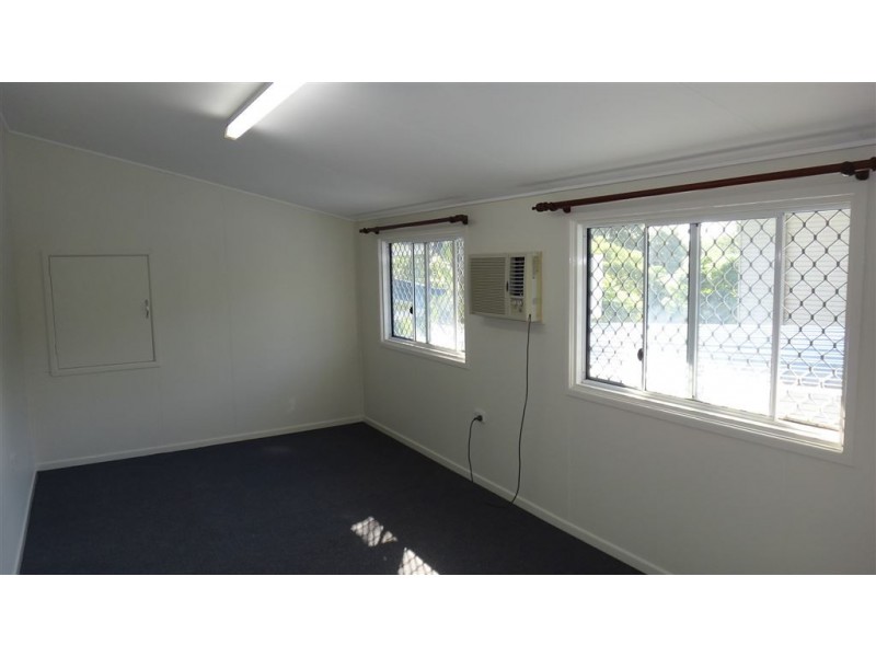 11 Curwen Tce, Chermside QLD 4032