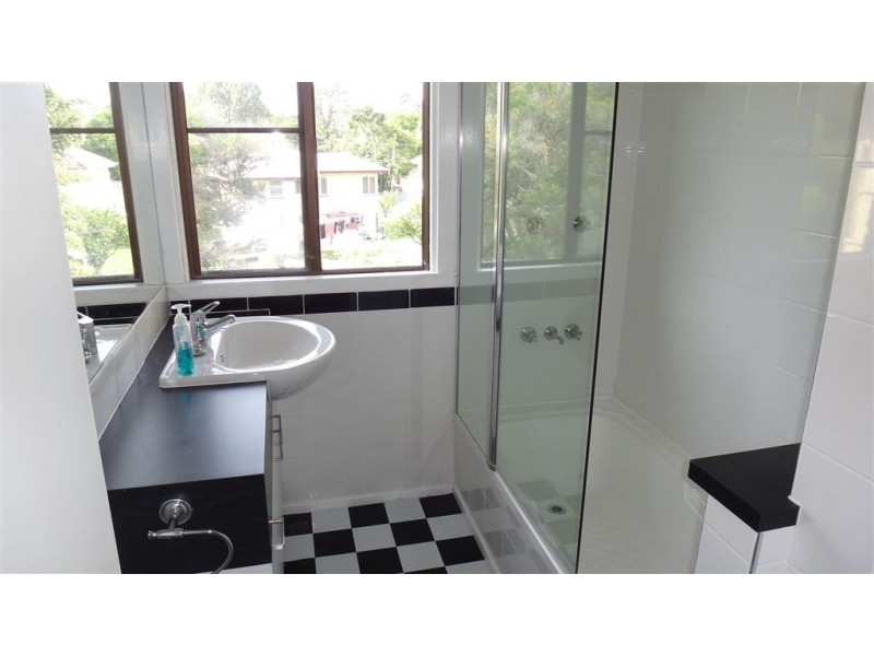 205 Pfingst Rd, Wavell Heights QLD 4012