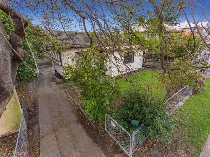 229 Hamilton Road, Wavell Heights QLD 4012