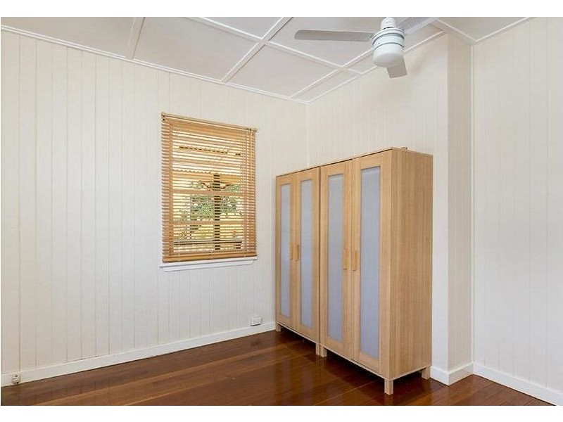 3 Neville Road, Bridgeman Downs QLD 4035