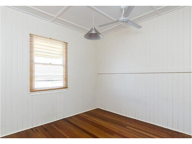 3 Neville Road, Bridgeman Downs QLD 4035