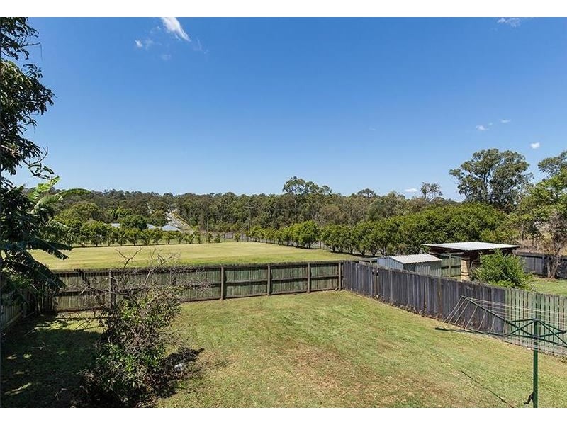 3 Neville Road, Bridgeman Downs QLD 4035