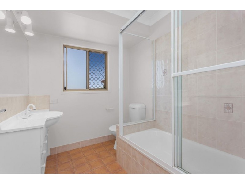 4/64 Wallace Street, Chermside QLD 4032