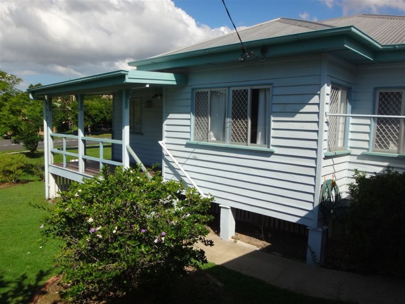 2 Rainey Street, Chermside QLD 4032