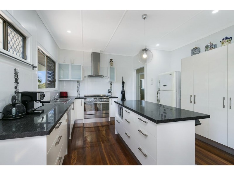 9 Basnett Street, Chermside West QLD 4032