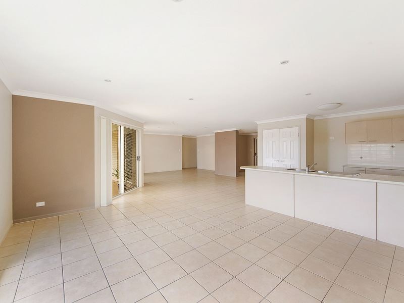 18 Hillary Drive, Warner QLD 4500