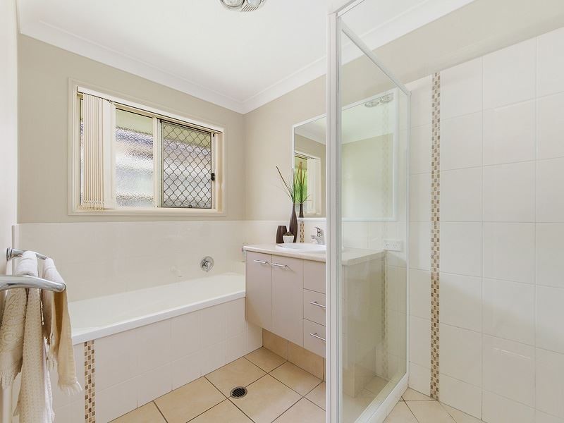 18 Hillary Drive, Warner QLD 4500