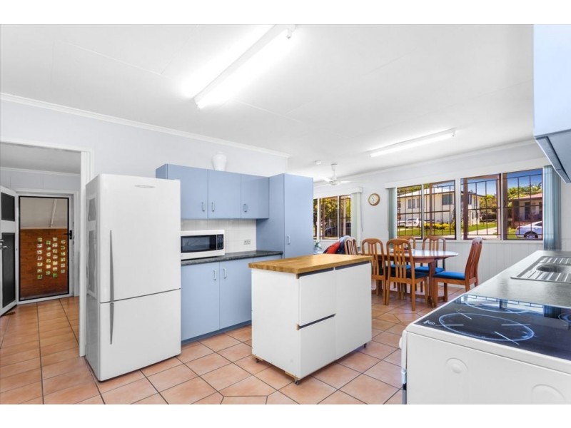 4 Basnett Street, Chermside West QLD 4032