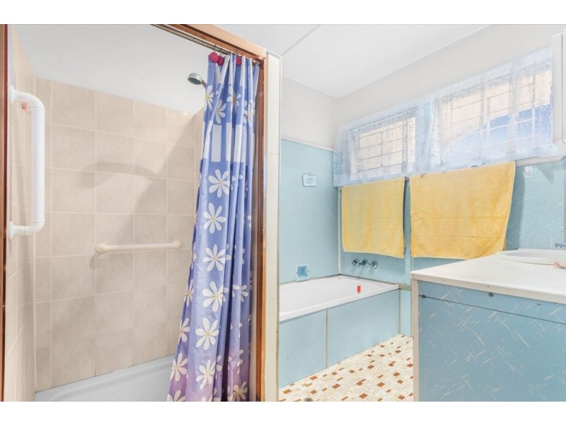 4 Basnett Street, Chermside West QLD 4032