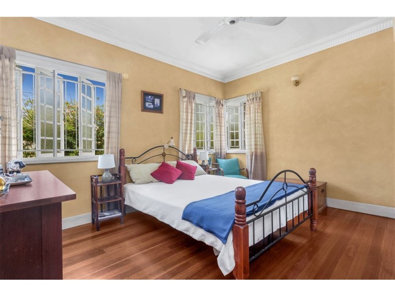 207 Pfingst Road, Wavell Heights QLD 4012