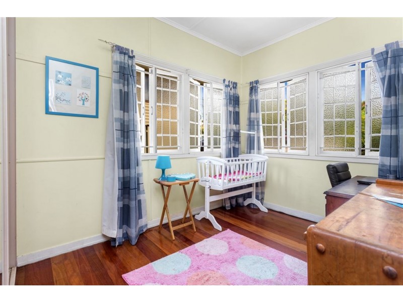 207 Pfingst Road, Wavell Heights QLD 4012