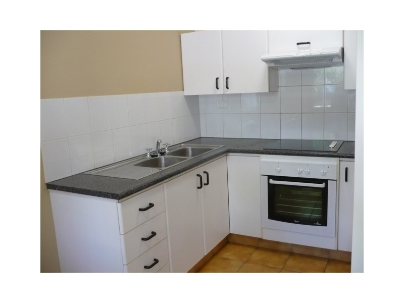 2/11 Kidston Terrace, Chermside QLD 4032
