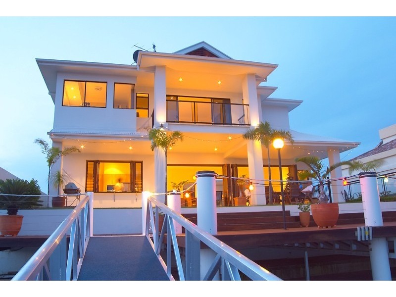 6 Mooloolah Island, Minyama QLD 4575