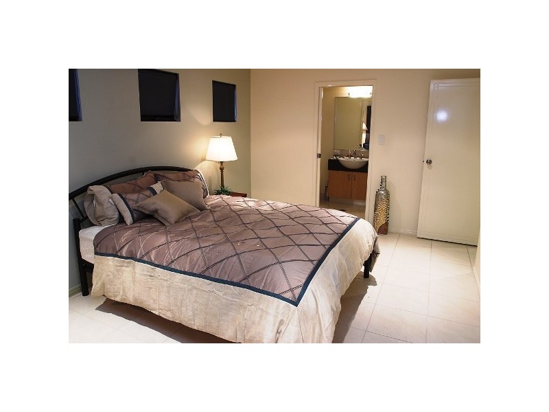 18 Tarwarri Crescent, Mooloolaba QLD 4557