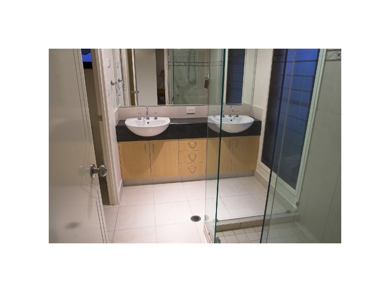 18 Tarwarri Crescent, Mooloolaba QLD 4557