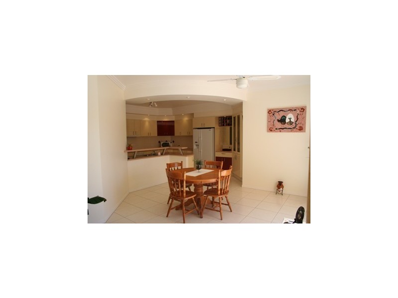 35 Sunbird Chase, Kawana Waters QLD 4575