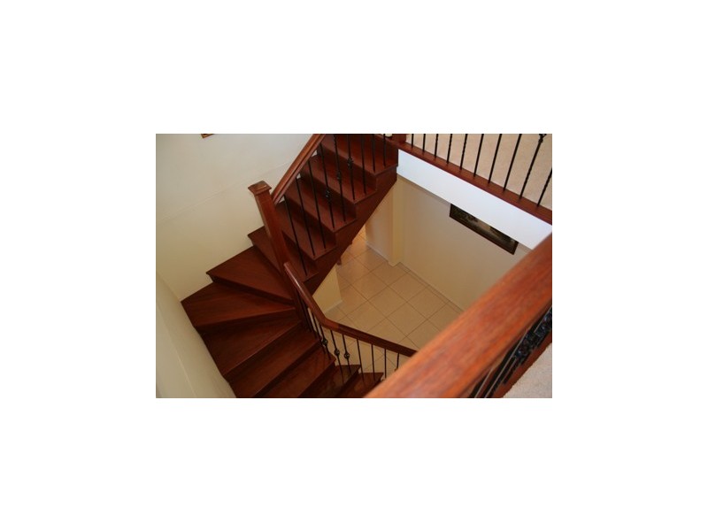 35 Sunbird Chase, Kawana Waters QLD 4575