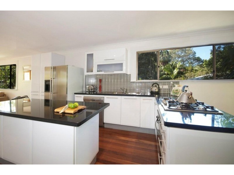 8 Pakee Street, Alexandra Headland QLD 4572