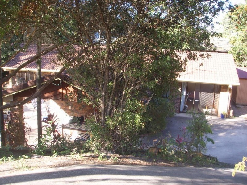 6 Yakola Parade, Alexandra Headland QLD 4572