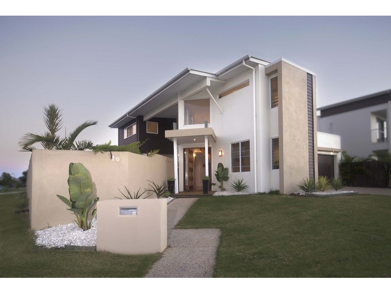 18 Flores Street, Kawana Island QLD 4575