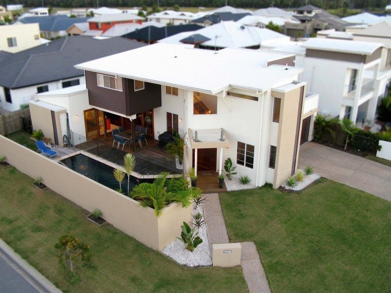 18 Flores Street, Kawana Island QLD 4575