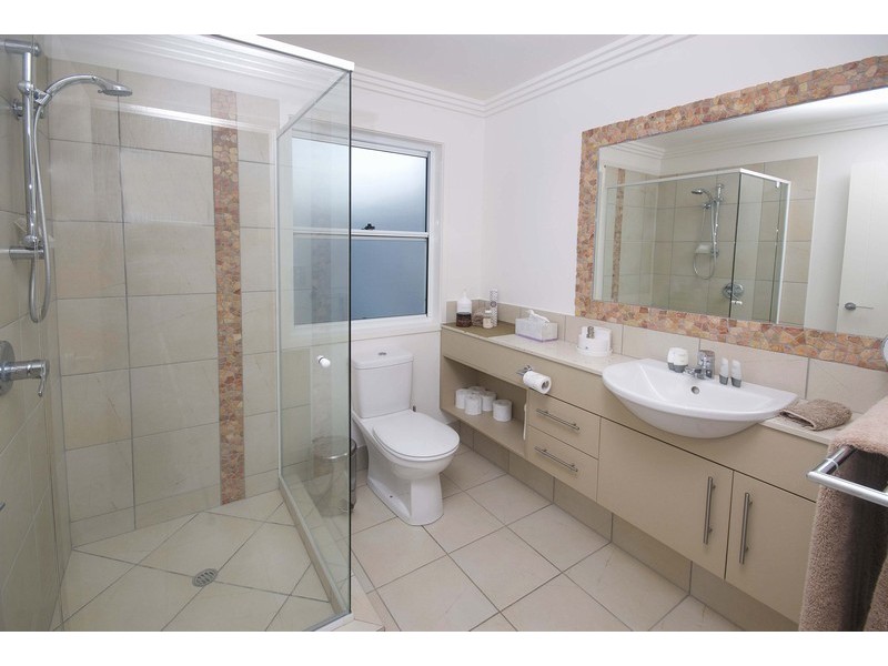 18 Flores Street, Kawana Island QLD 4575