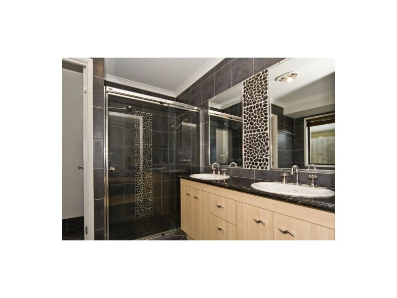 1 Pompano Ct, Mountain Creek QLD 4557