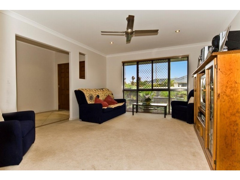 1 Pompano Ct, Mountain Creek QLD 4557