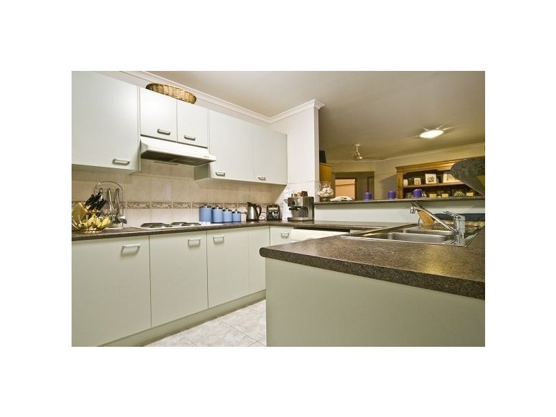 7 Meandersea Crt, Mountain Creek QLD 4557