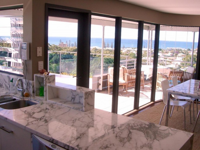 21 Yakola Pde, Alexandra Headland QLD 4572
